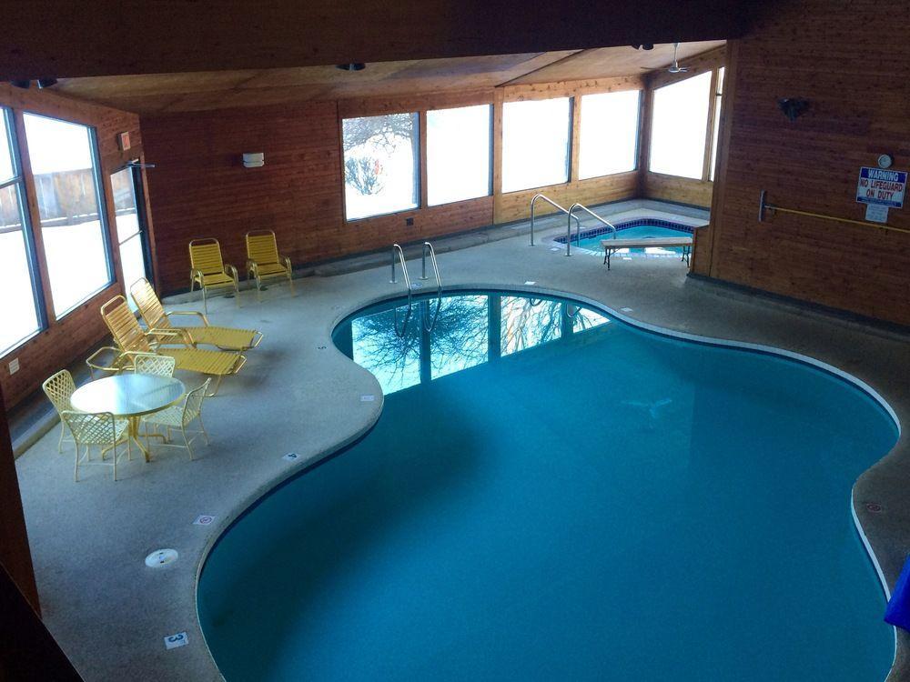 Cedar Motor Inn Marquette Bagian luar foto