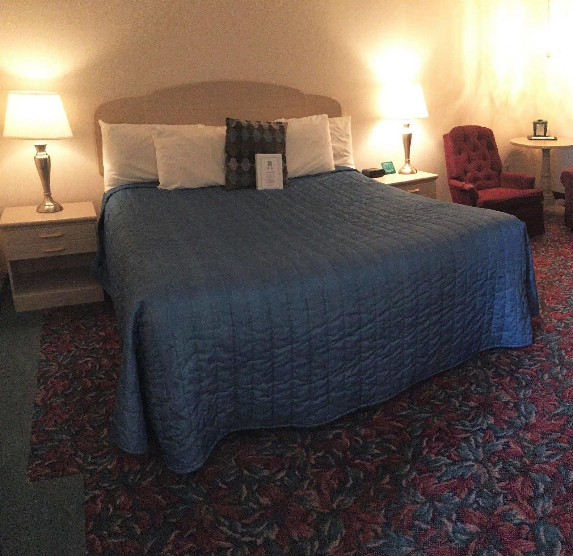 Cedar Motor Inn Marquette Bagian luar foto