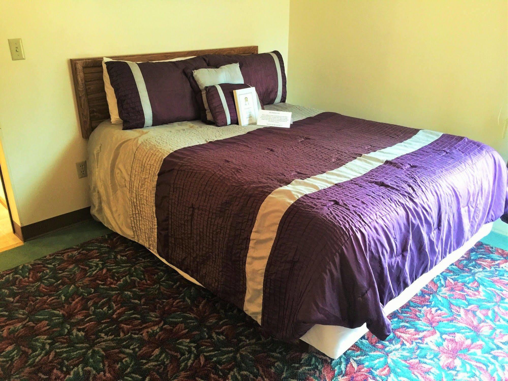 Cedar Motor Inn Marquette Bagian luar foto