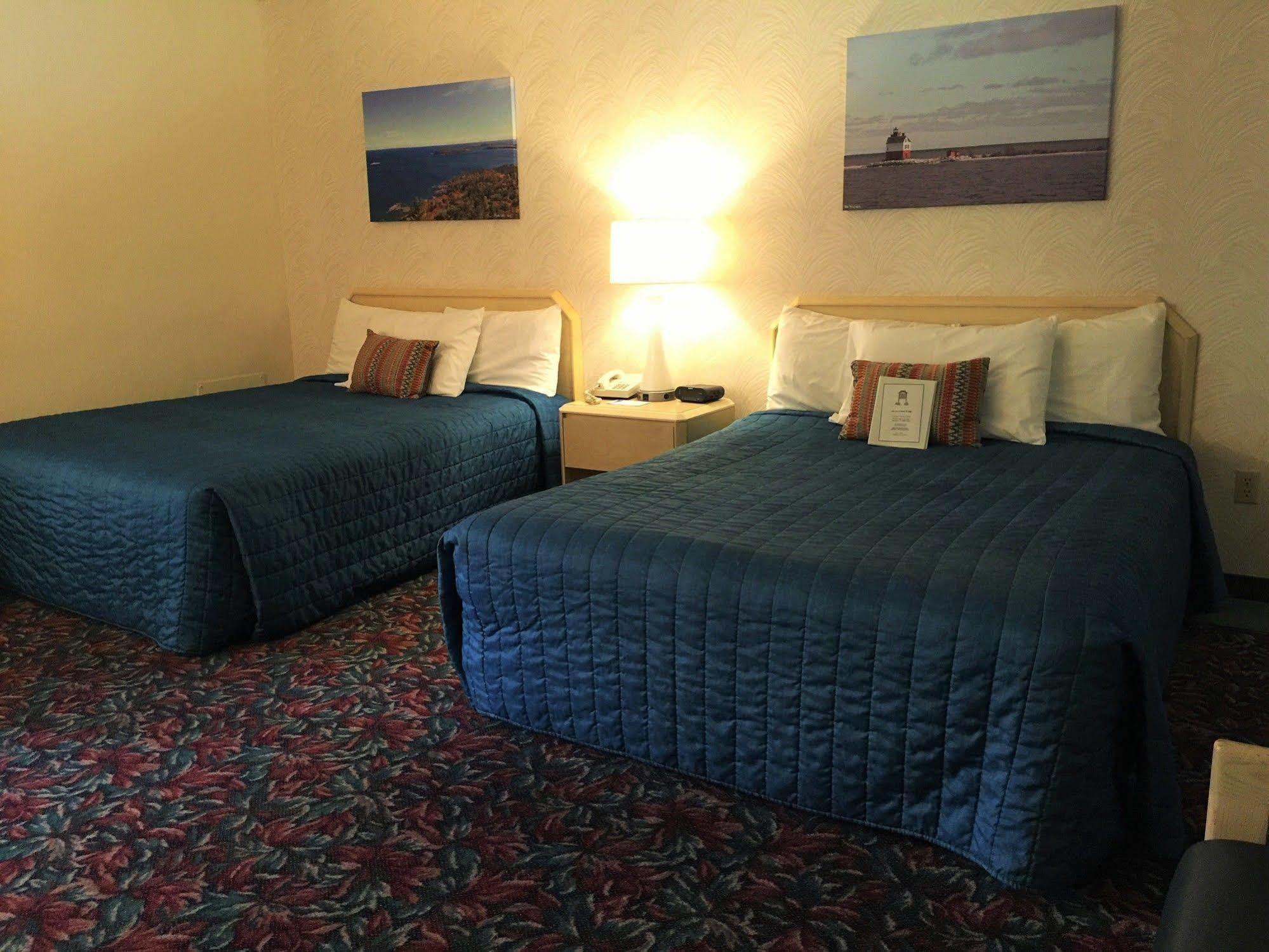 Cedar Motor Inn Marquette Bagian luar foto